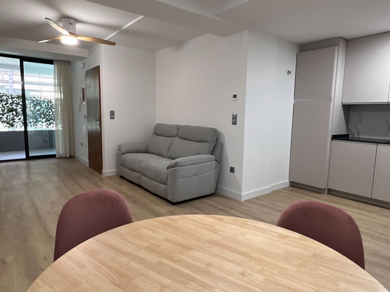 Piso de 2 habitaciones en Elche / Elx en alquiler - 875 € (Ref: 8202058)