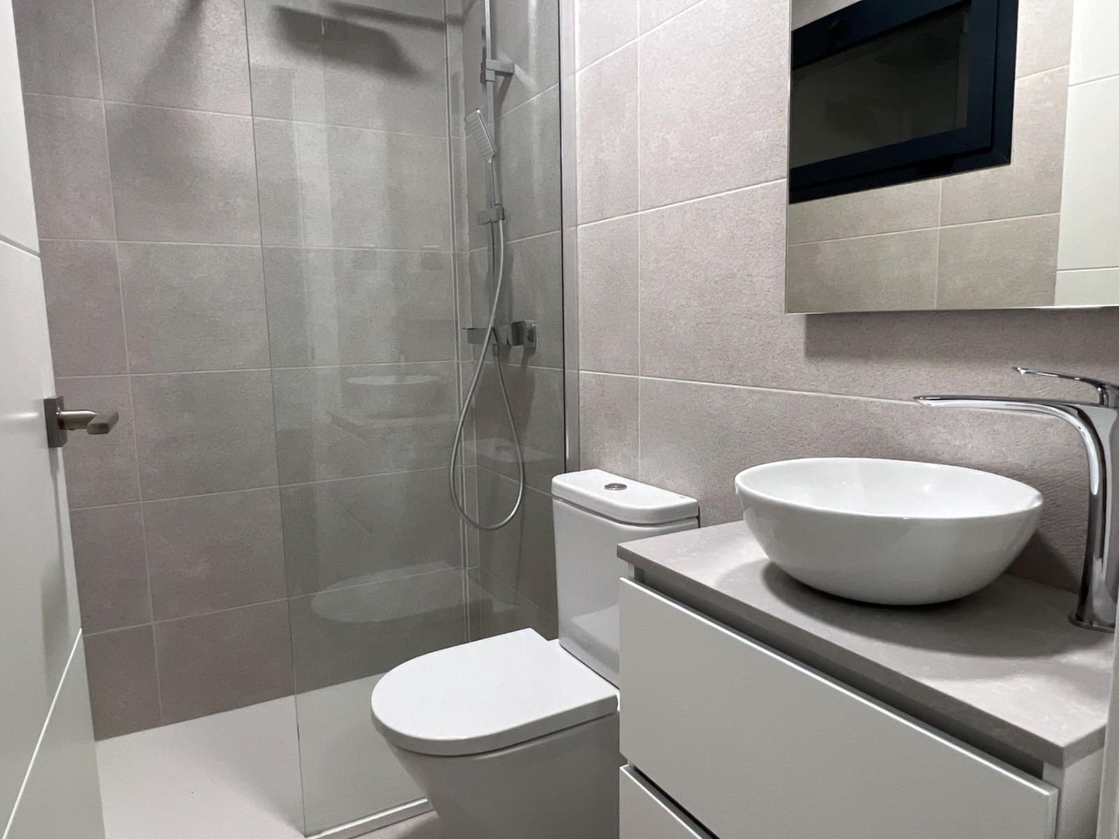 Piso de 2 habitaciones en Elche / Elx en alquiler - 875 € (Ref: 8202058)