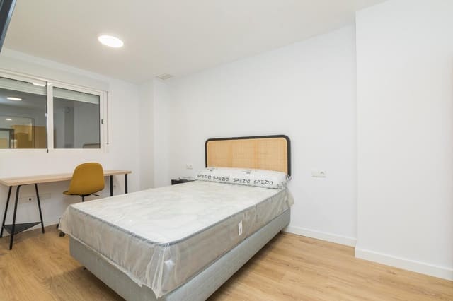 7 makuuhuone Yksiö vuokrattavana paikassa Centro, Elche / Elx - 370 € (Ref: 8333779)