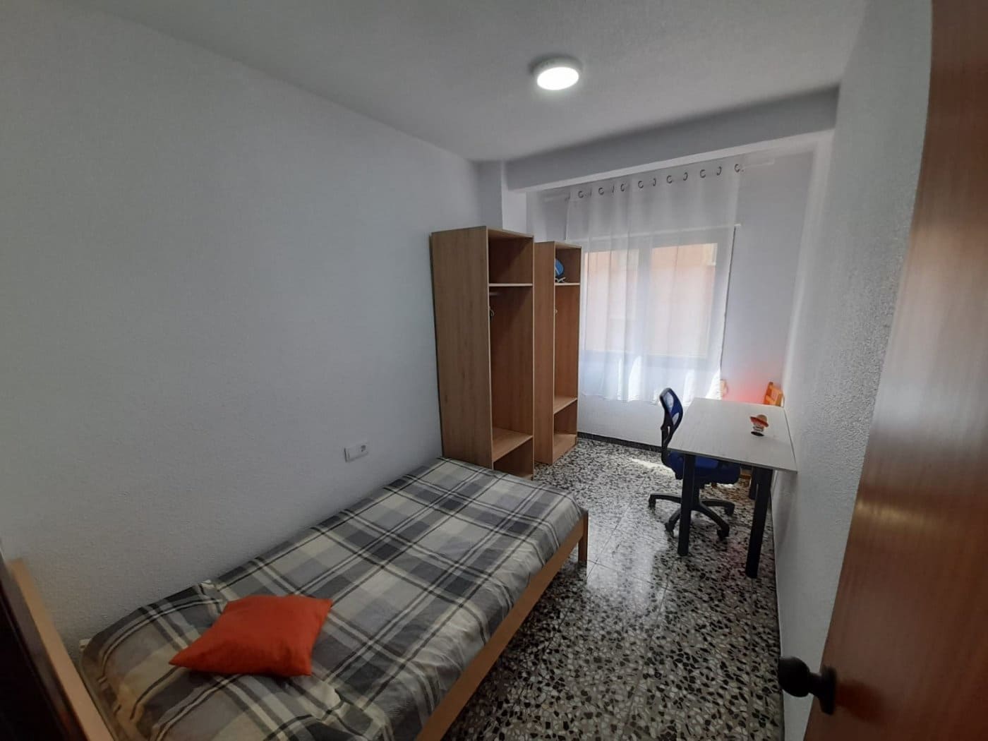 4 Zimmer Wohnung zu vermieten in Elche / Elx - 320 € (Ref: 8415657)