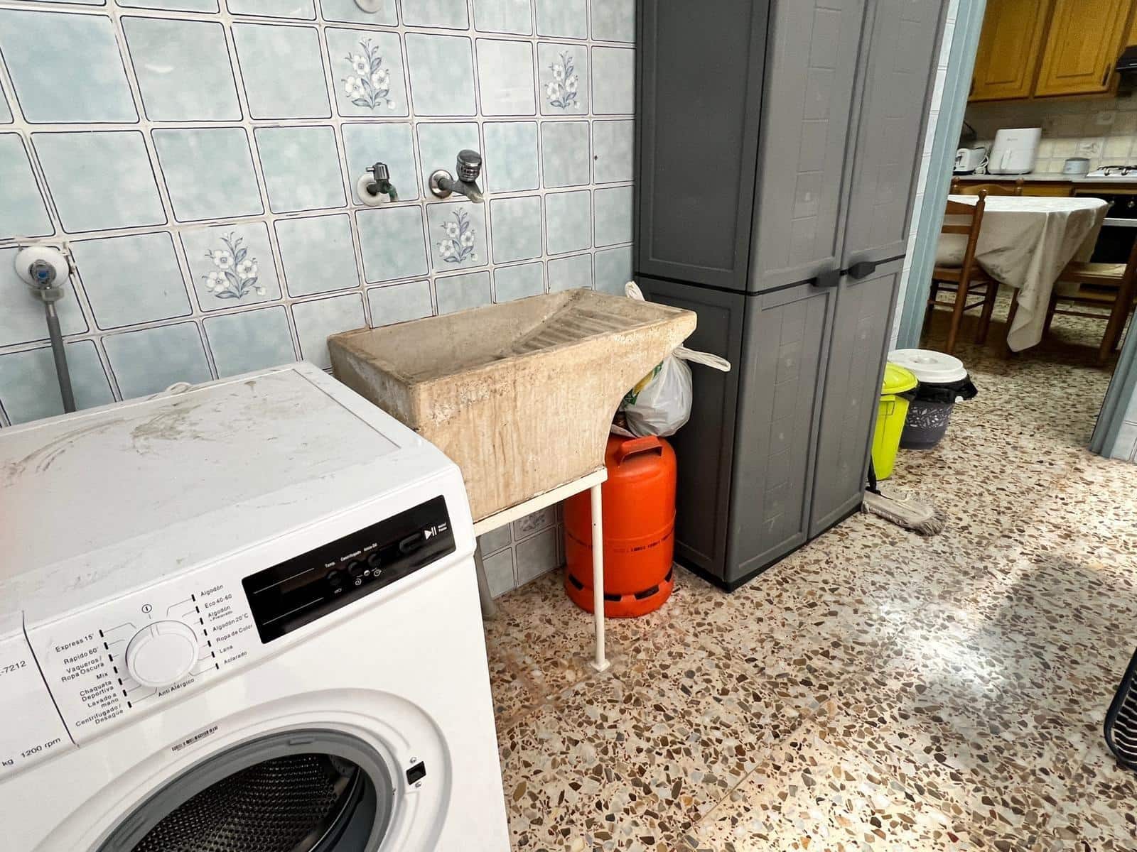 4 soveværelse Lejlighed til leje i Elche / Elx - € 300 (Ref: 8542134)