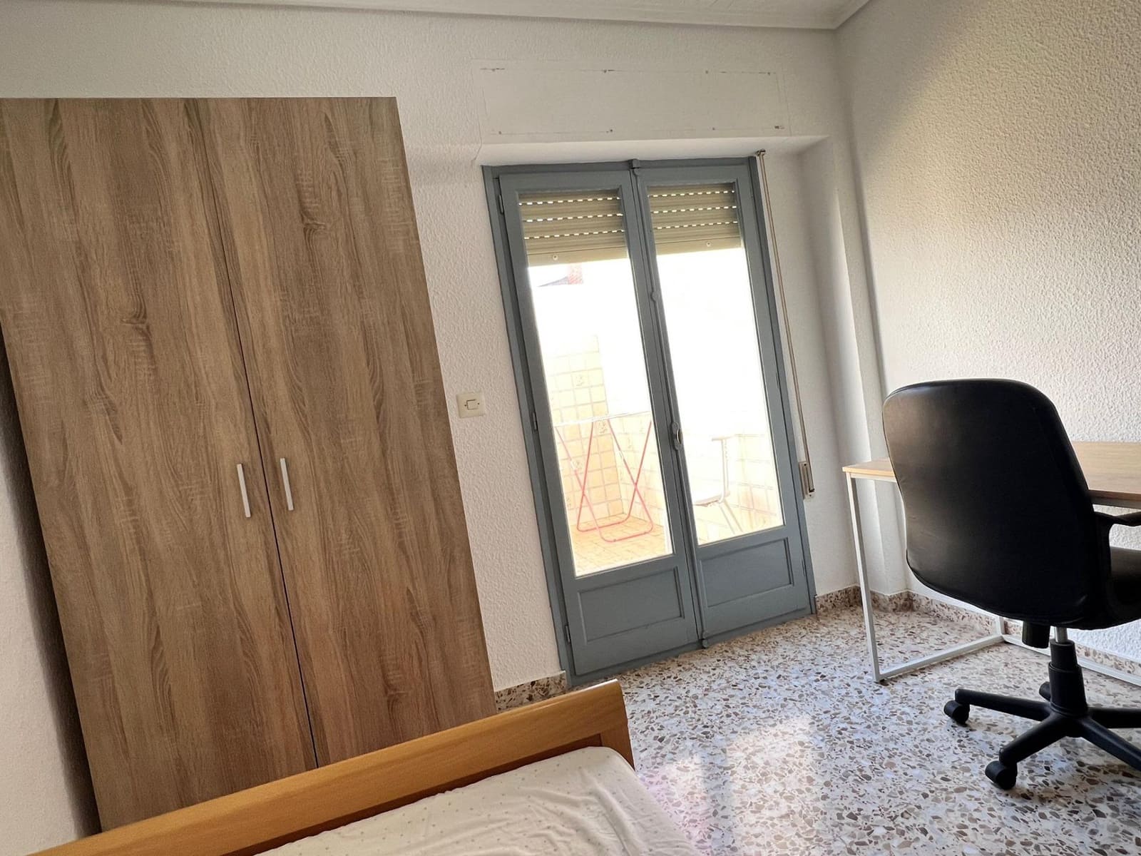 4 soveværelse Lejlighed til leje i Elche / Elx - € 300 (Ref: 8542134)
