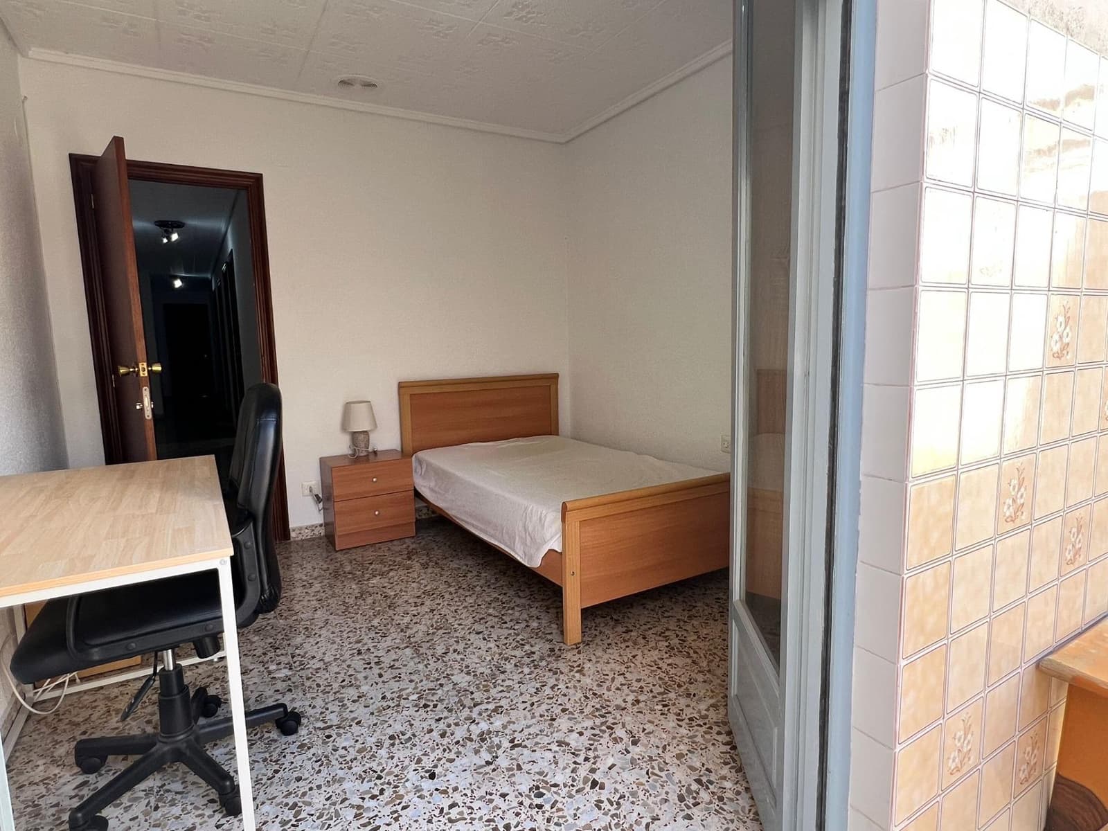 4 soveværelse Lejlighed til leje i Elche / Elx - € 300 (Ref: 8542134)