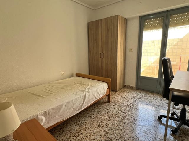 4 soveværelse Lejlighed til leje i Sector V, Elche / Elx - € 300 (Ref: 8542134)