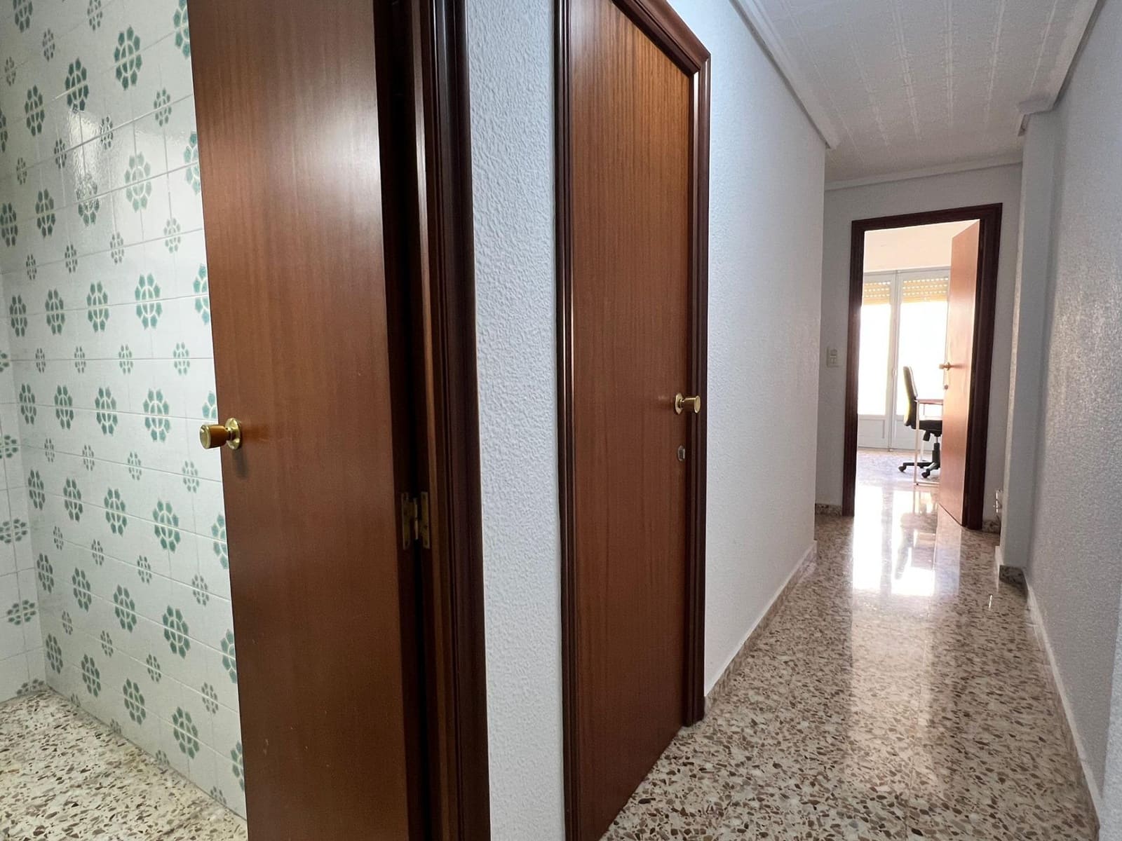 4 soveværelse Lejlighed til leje i Elche / Elx - € 300 (Ref: 8542134)