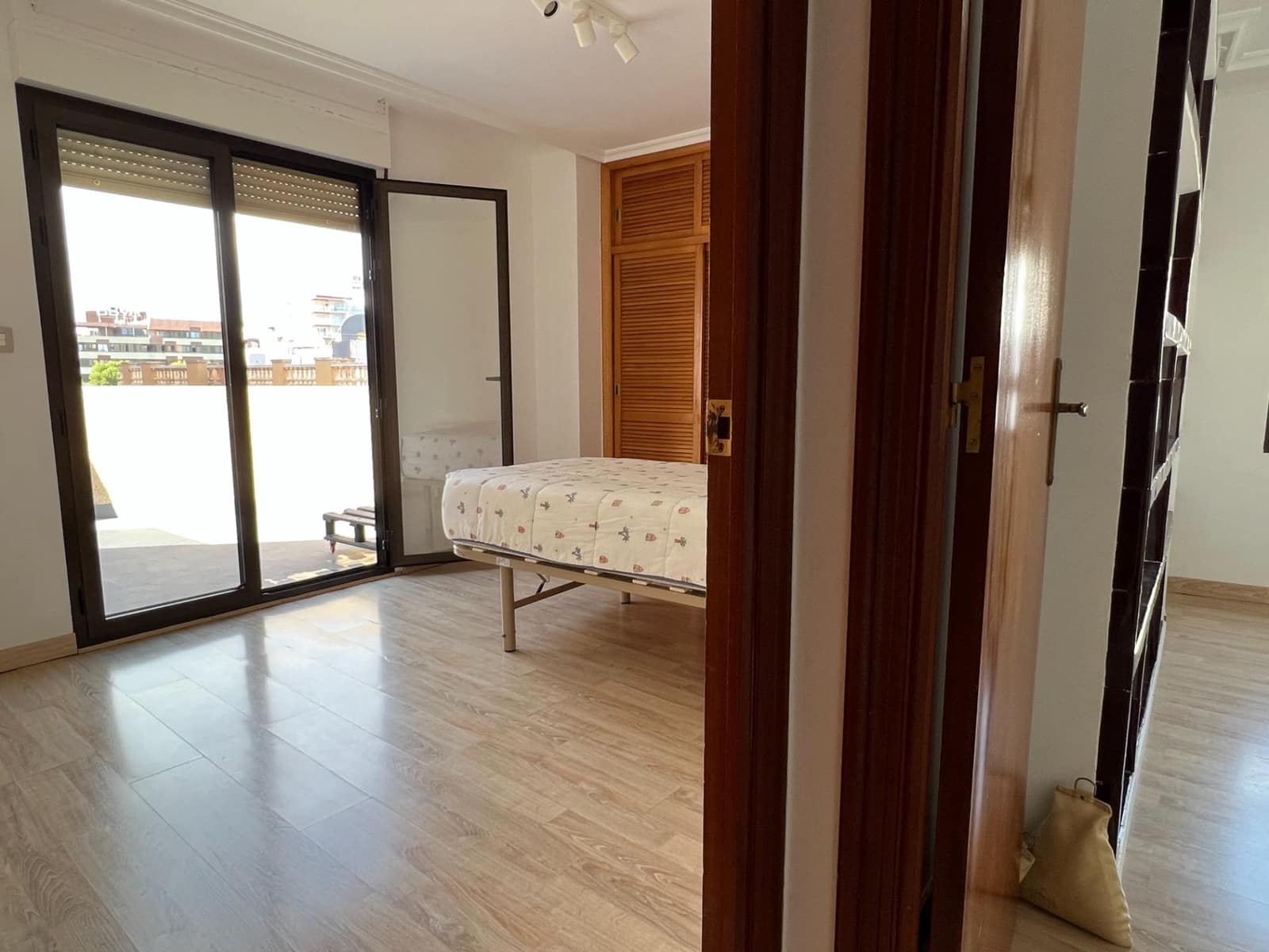 3 soverom Penthouse til leie i Elche / Elx - € 925 (Ref: 8672952)