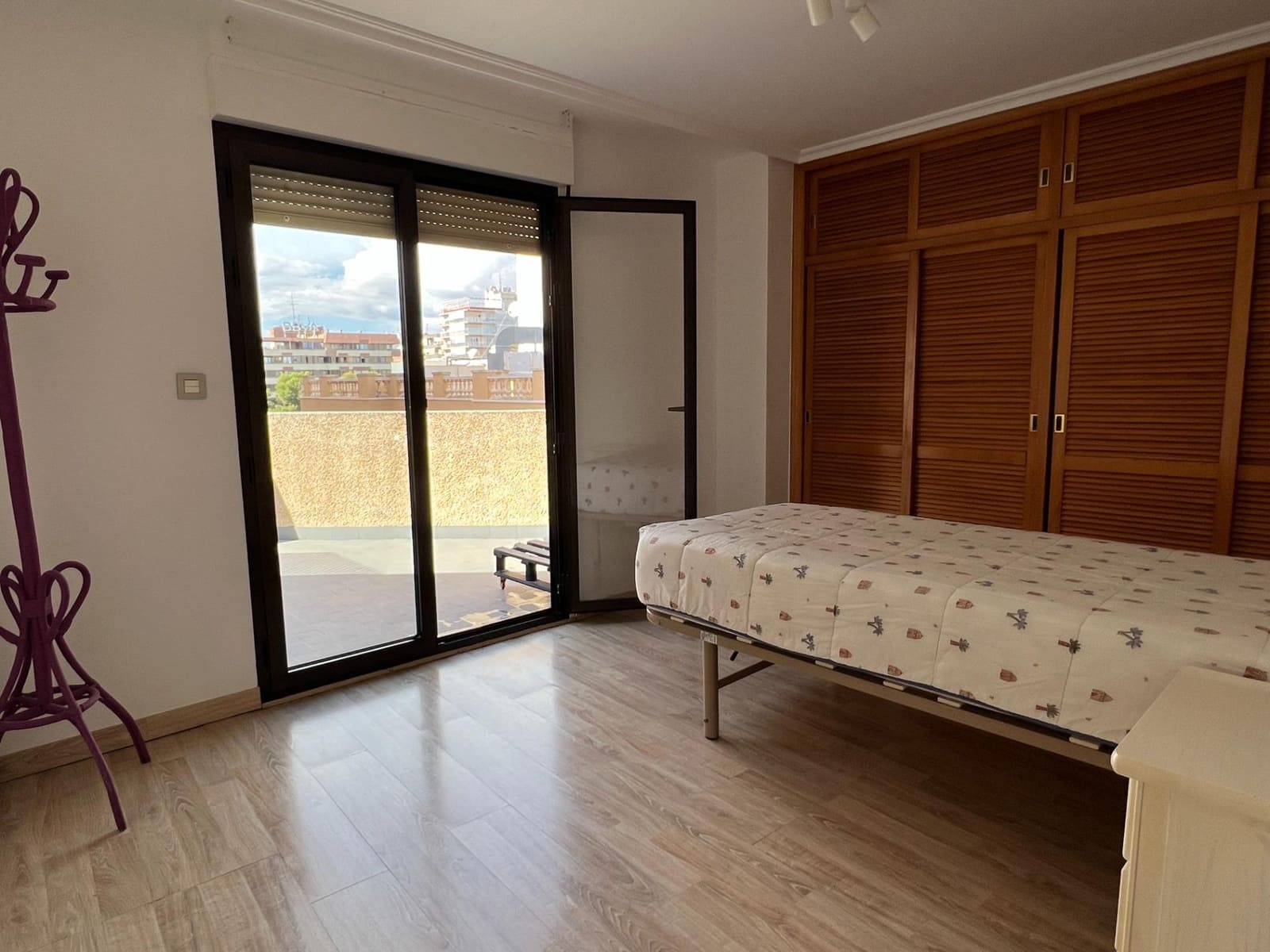 3 soverom Penthouse til leie i Elche / Elx - € 925 (Ref: 8672952)
