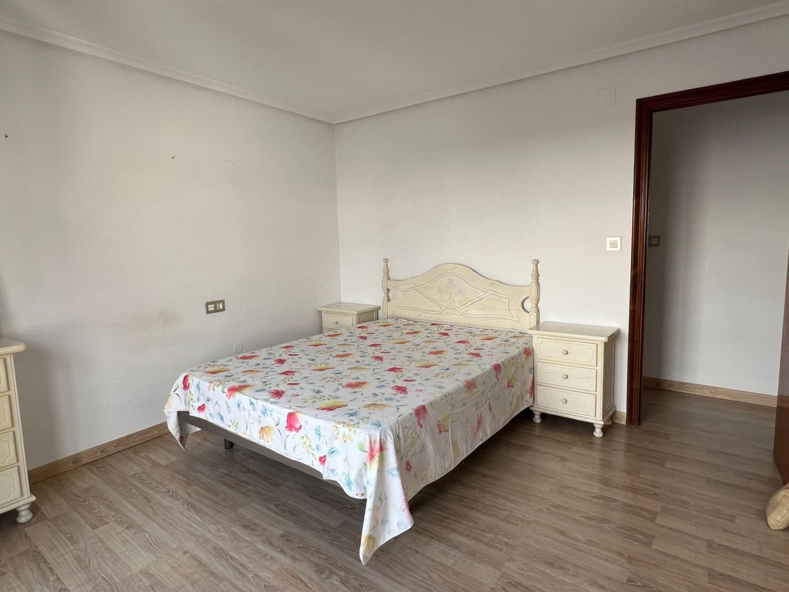 3 soverom Penthouse til leie i Elche / Elx - € 925 (Ref: 8672952)