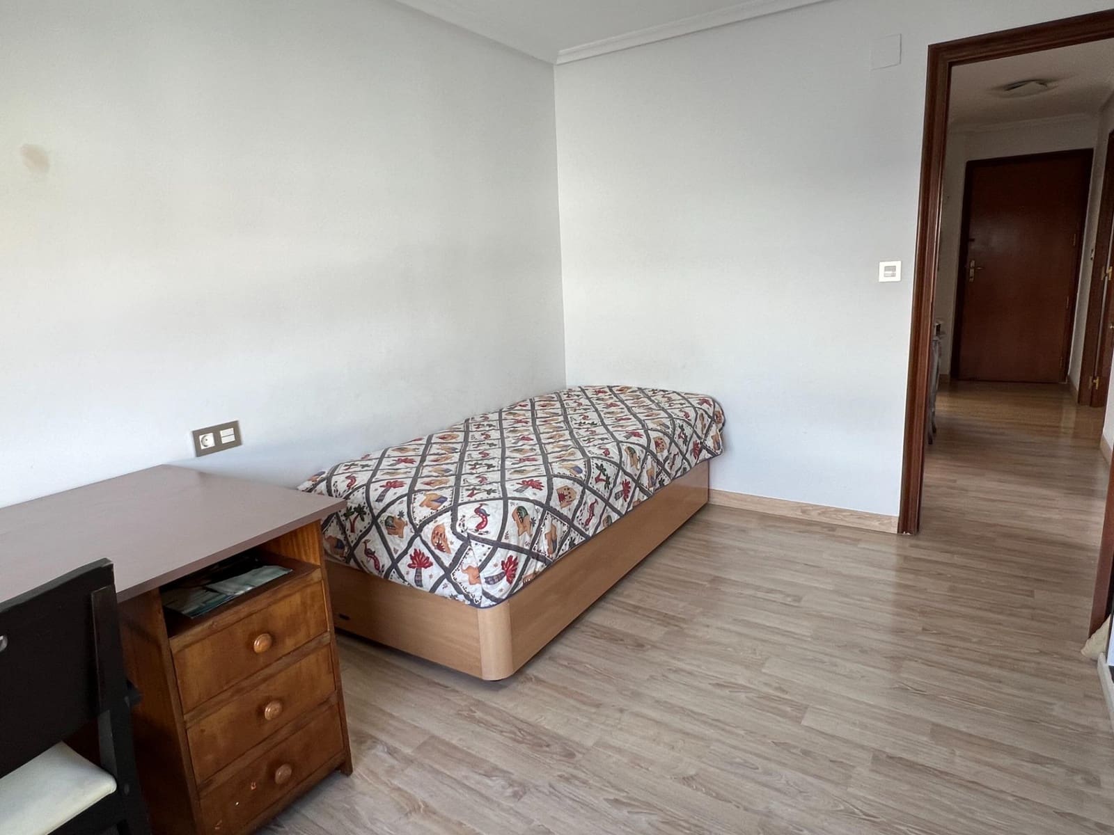 3 soverom Penthouse til leie i Elche / Elx - € 925 (Ref: 8672952)