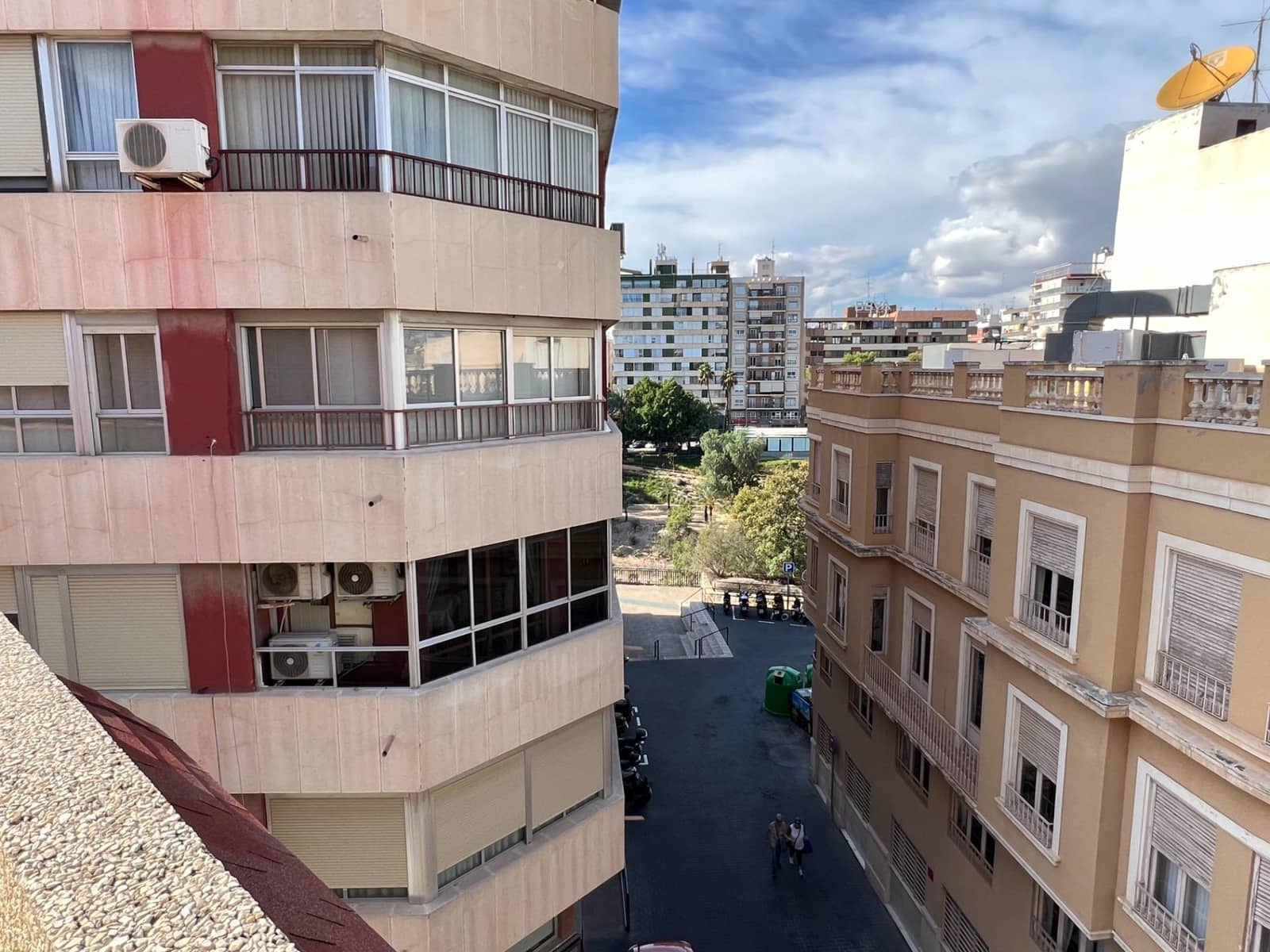 3 soverom Penthouse til leie i Elche / Elx - € 925 (Ref: 8672952)