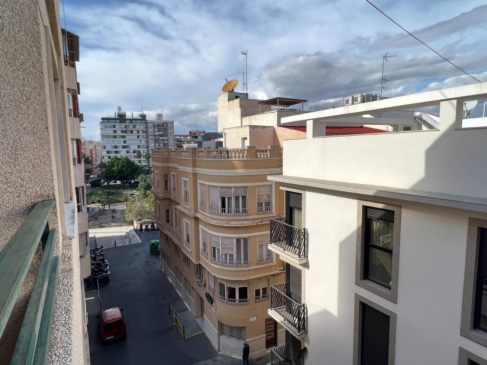 3 soverom Penthouse til leie i Elche / Elx - € 925 (Ref: 8672952)