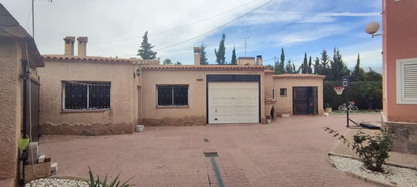 4 soveværelse Villa til salg i Elche / Elx med swimmingpool garage - € 479.900 (Ref: 8699847)