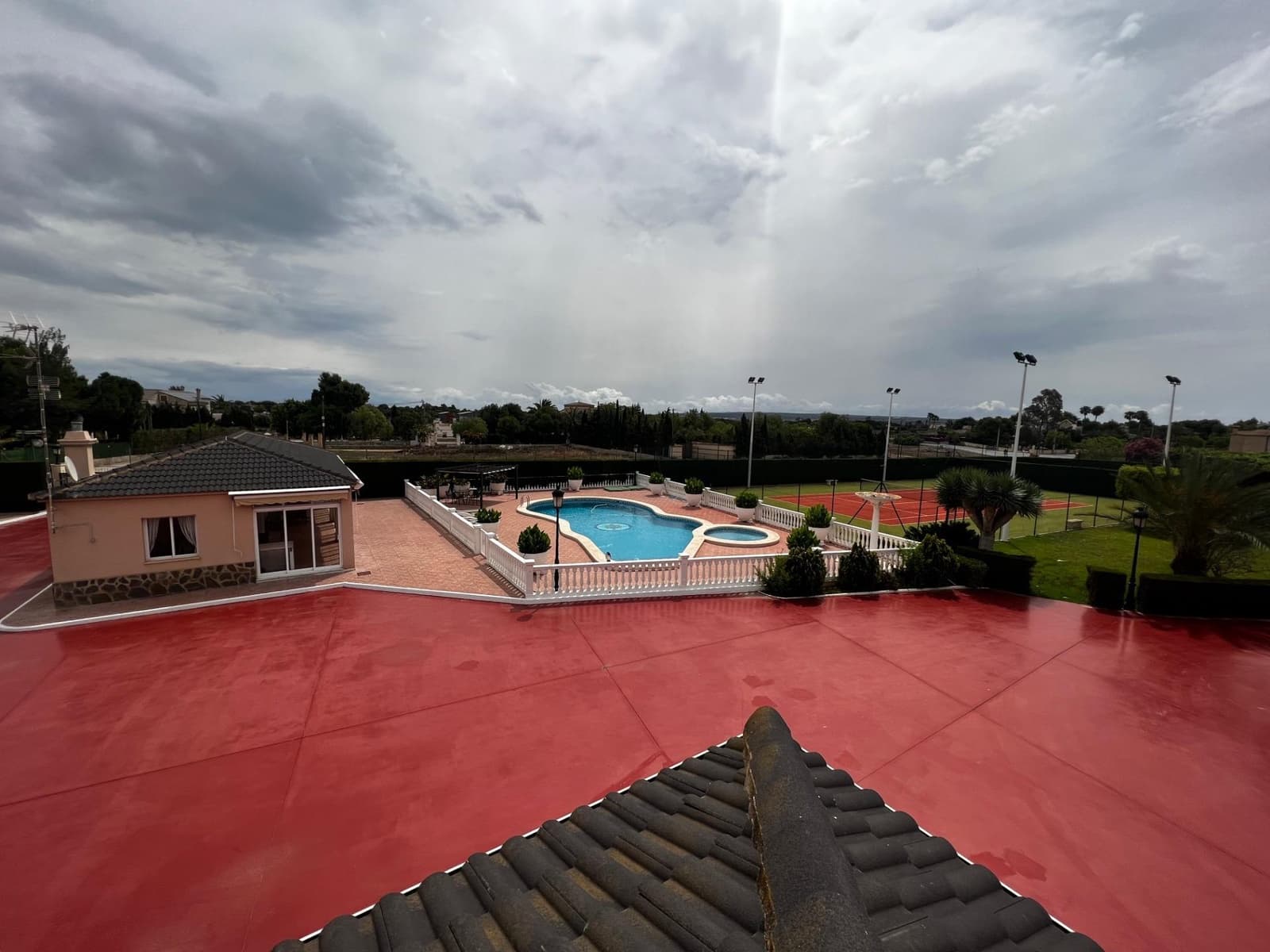 6 bedroom Villa for sale in Perleta with pool garage - € 950,000 (Ref: 8699853)