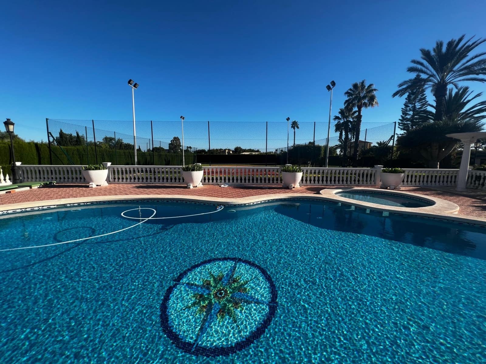 6 bedroom Villa for sale in Perleta with pool garage - € 950,000 (Ref: 8699853)