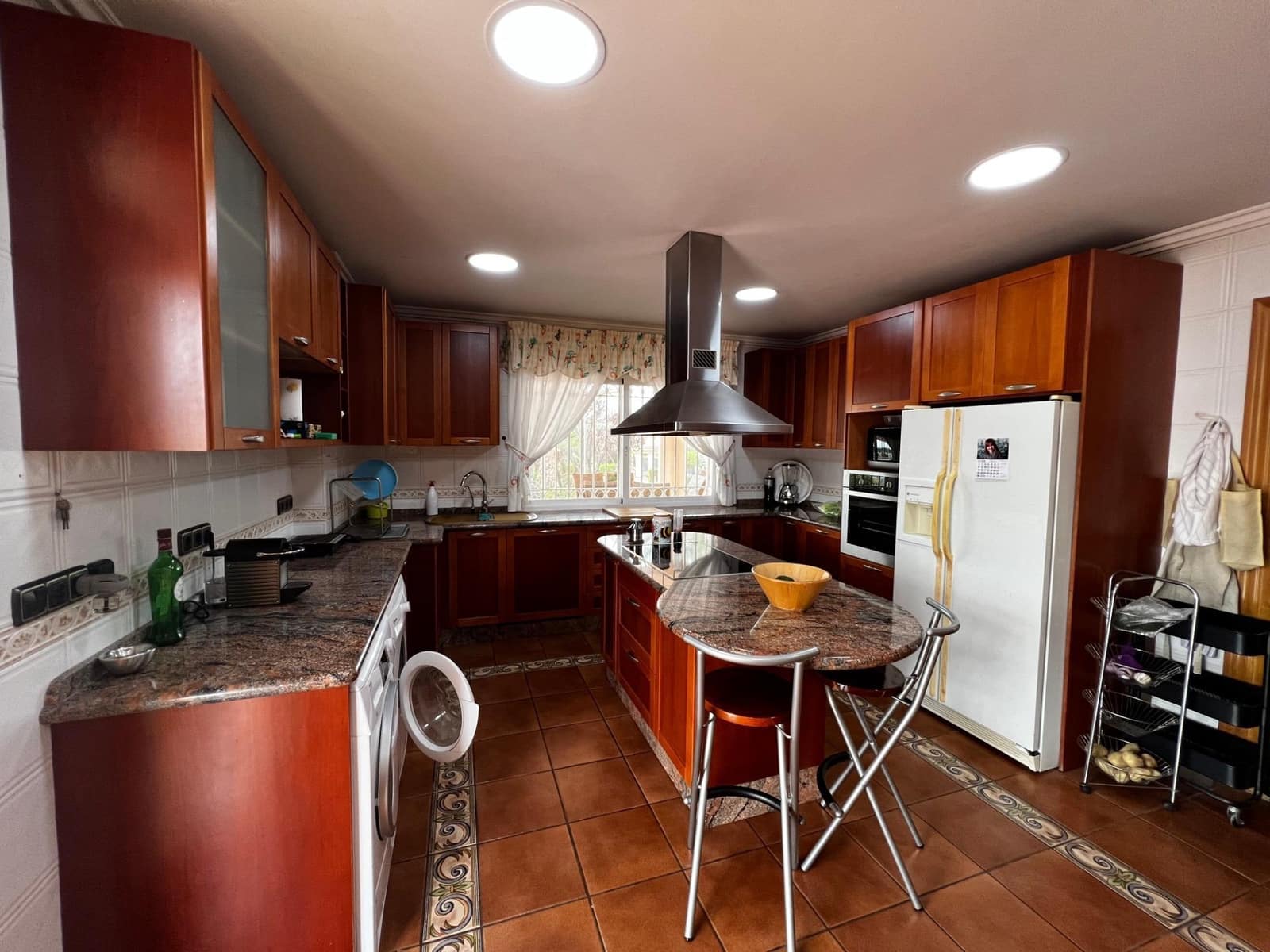 6 bedroom Villa for sale in Perleta with pool garage - € 950,000 (Ref: 8699853)