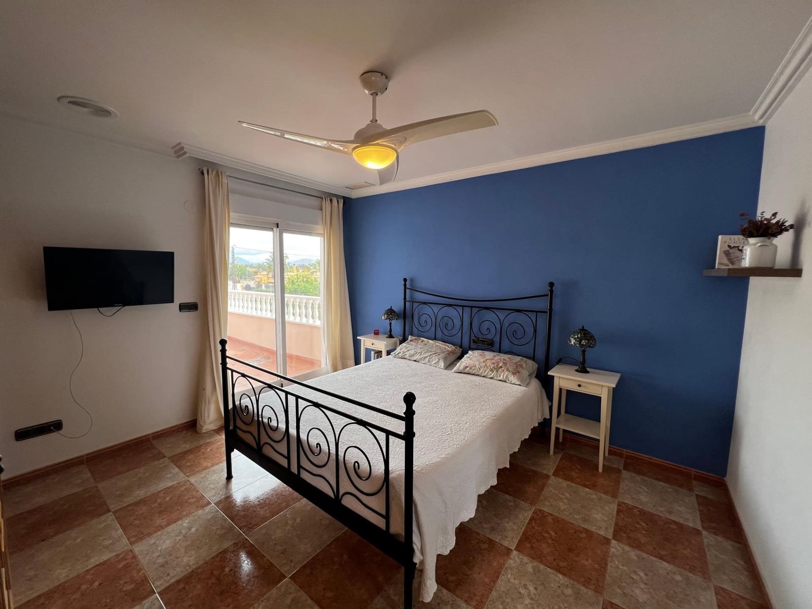 6 bedroom Villa for sale in Perleta with pool garage - € 950,000 (Ref: 8699853)