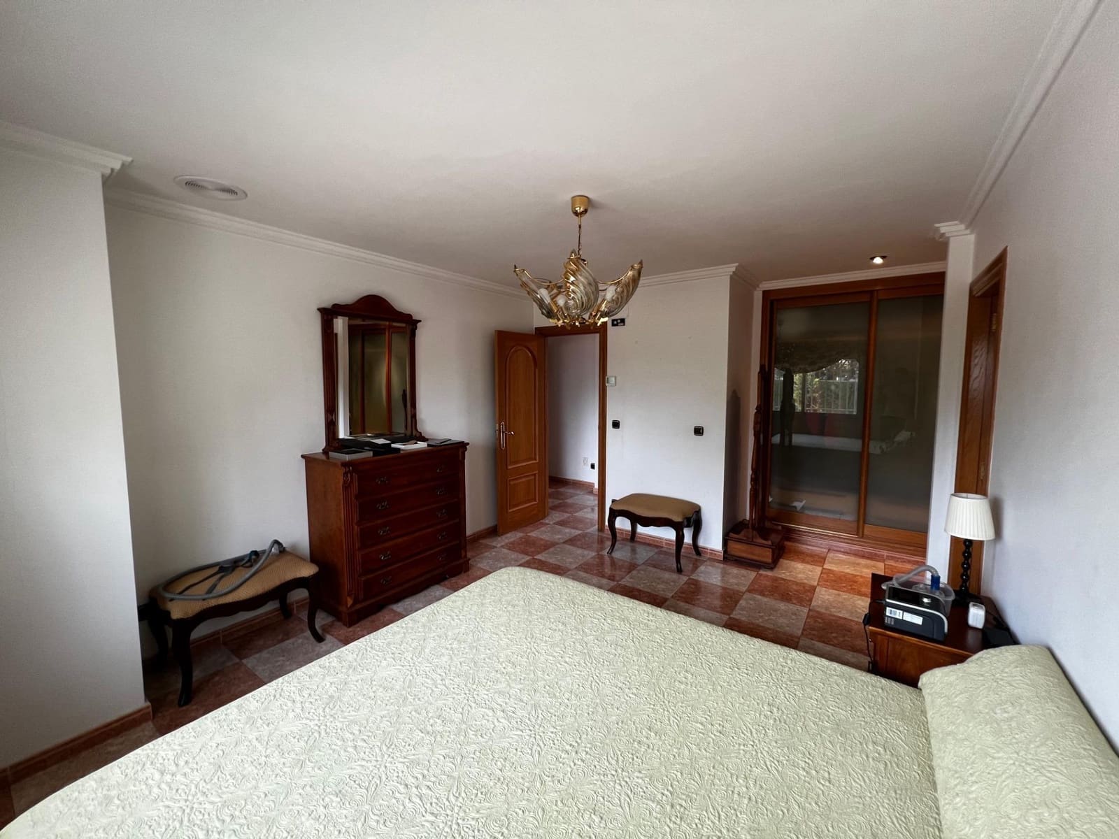 6 bedroom Villa for sale in Perleta with pool garage - € 950,000 (Ref: 8699853)