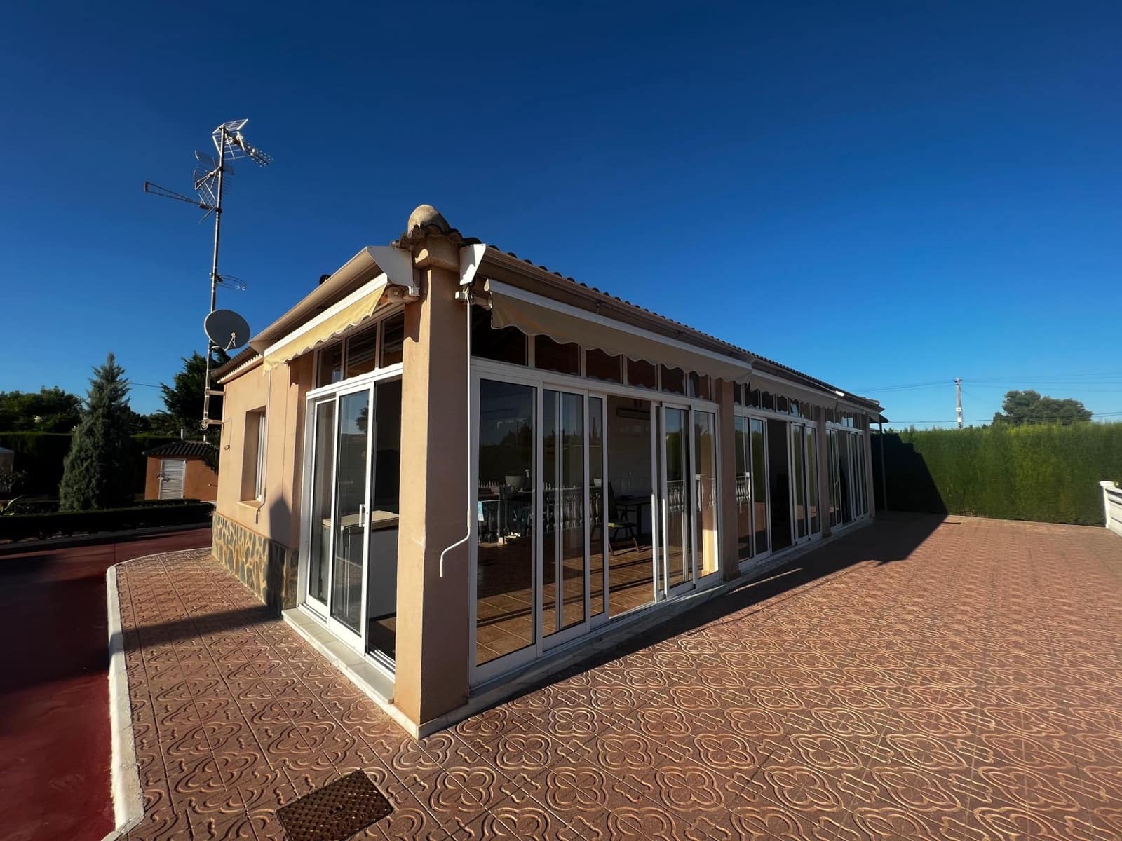 6 bedroom Villa for sale in Perleta with pool garage - € 950,000 (Ref: 8699853)