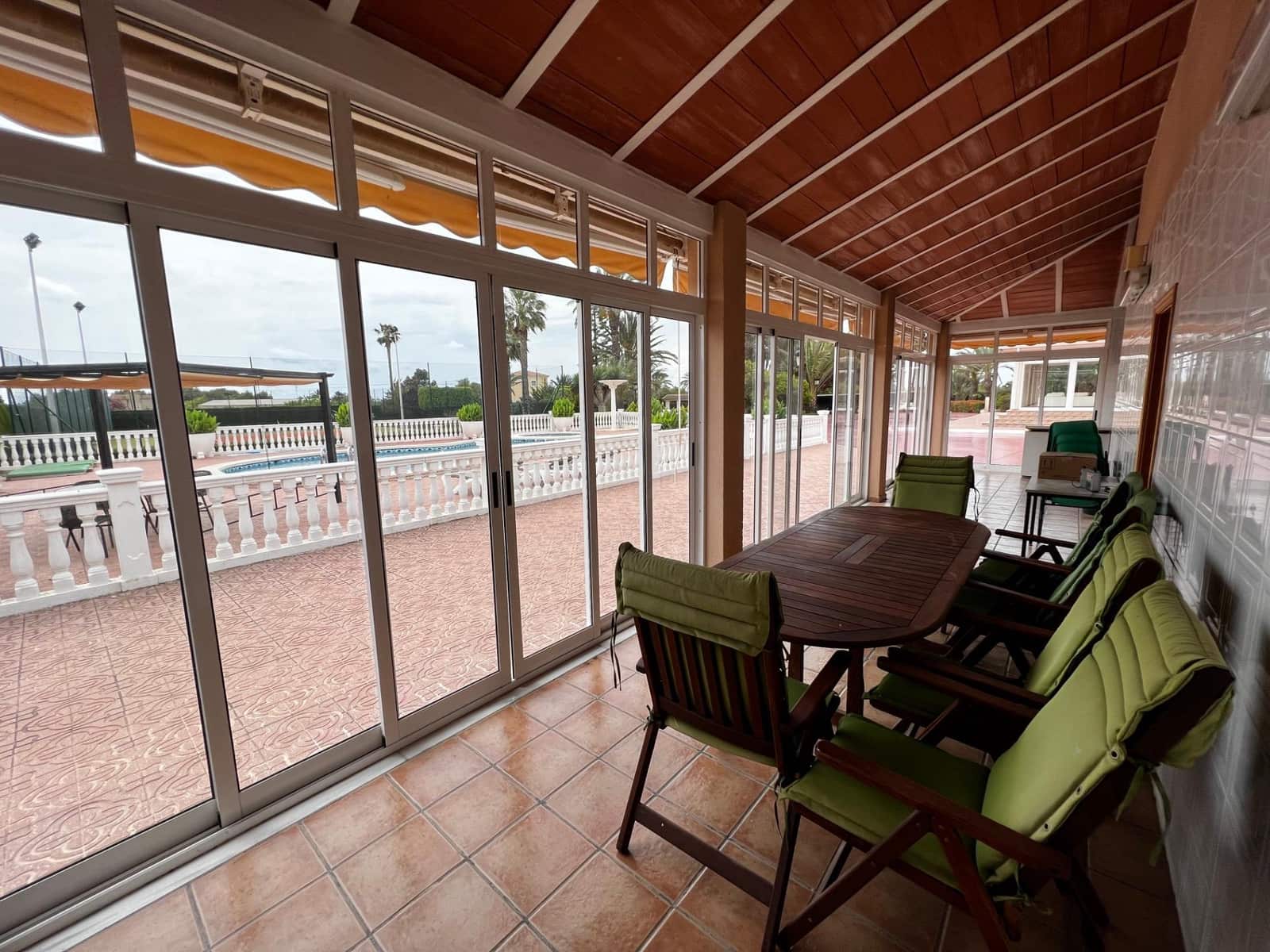 6 bedroom Villa for sale in Perleta with pool garage - € 950,000 (Ref: 8699853)