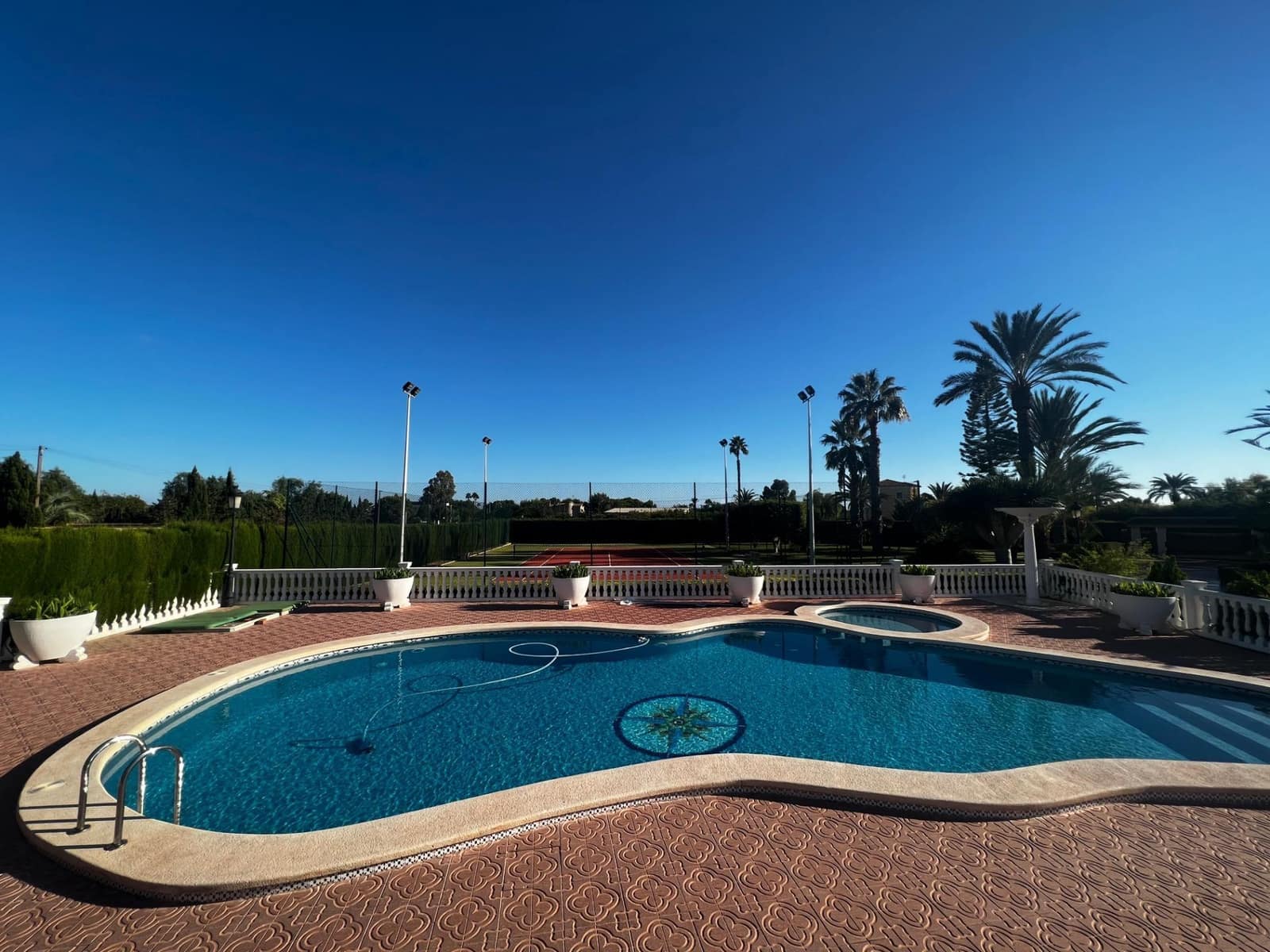 6 bedroom Villa for sale in Perleta with pool garage - € 950,000 (Ref: 8699853)