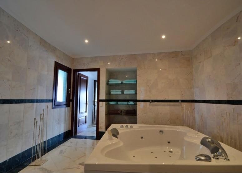 10 soverom Villa til salgs i Javea / Xabia med svømmebasseng garasje - € 7 850 000 (Ref: 8699859)