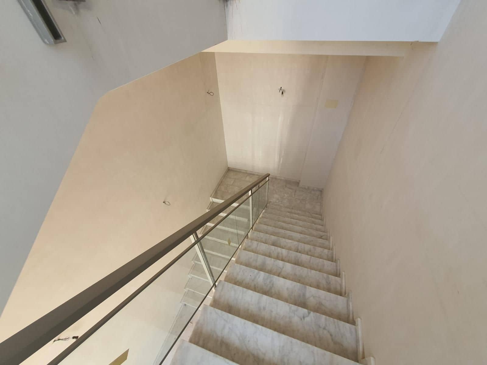 Virksomhed til leje i Elche / Elx med garage - € 3.500 (Ref: 8699861)