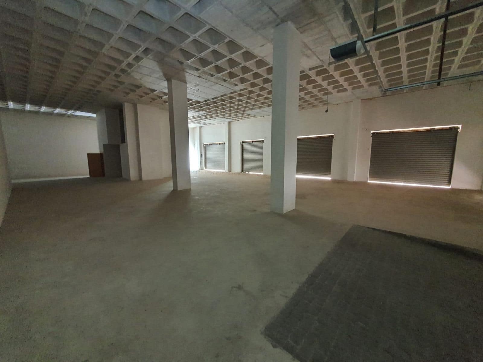 Virksomhed til leje i Elche / Elx med garage - € 3.500 (Ref: 8699861)