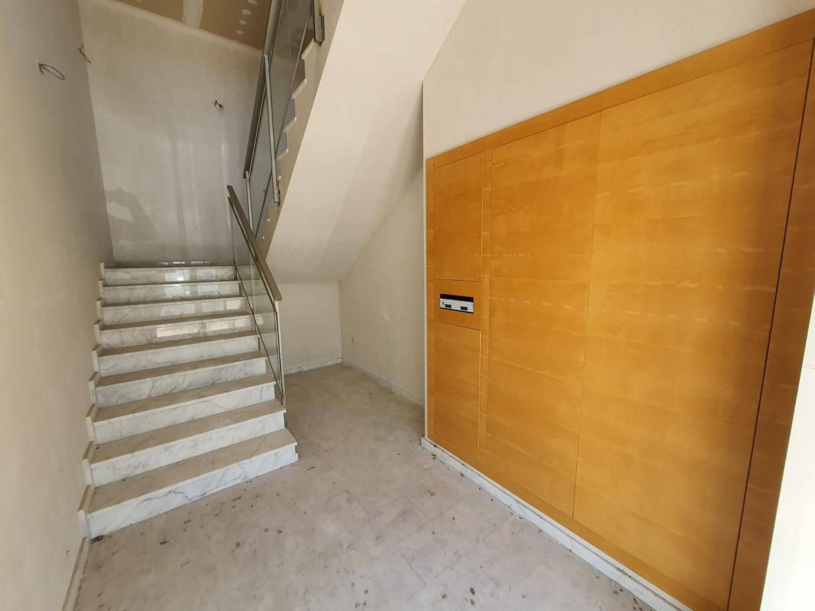 Virksomhed til leje i Elche / Elx med garage - € 3.500 (Ref: 8699861)