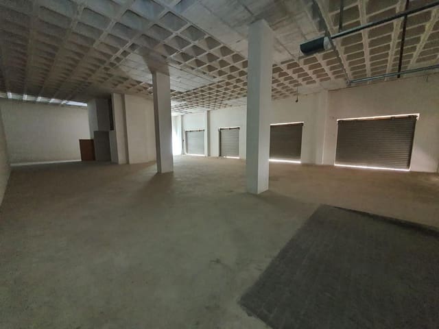 Business for rent in Elche / Elx with garage - € 3,500 (Ref: 8699861)