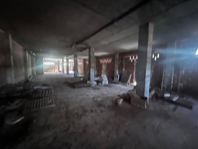 Kaupallinen vuokrattavana paikassa Elche / Elx - 2 460 € (Ref: 8699869)