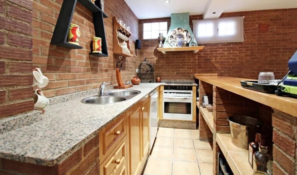 4 sypialnia Willa na sprzedaż w Elche / Elx - 350 000 € (Ref: 8699870)