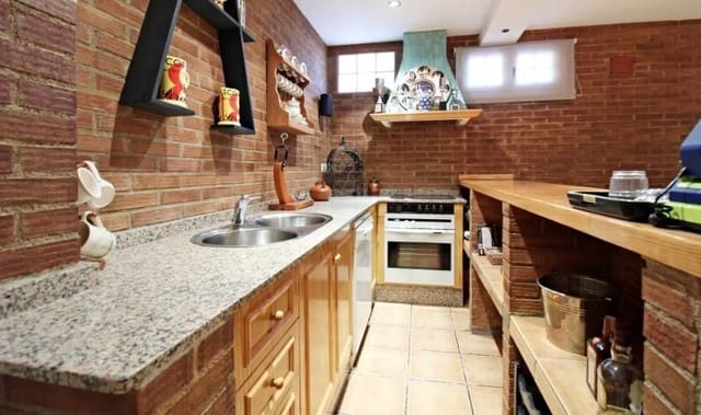 4 sypialnia Willa na sprzedaż w Elche / Elx - 350 000 € (Ref: 8699870)