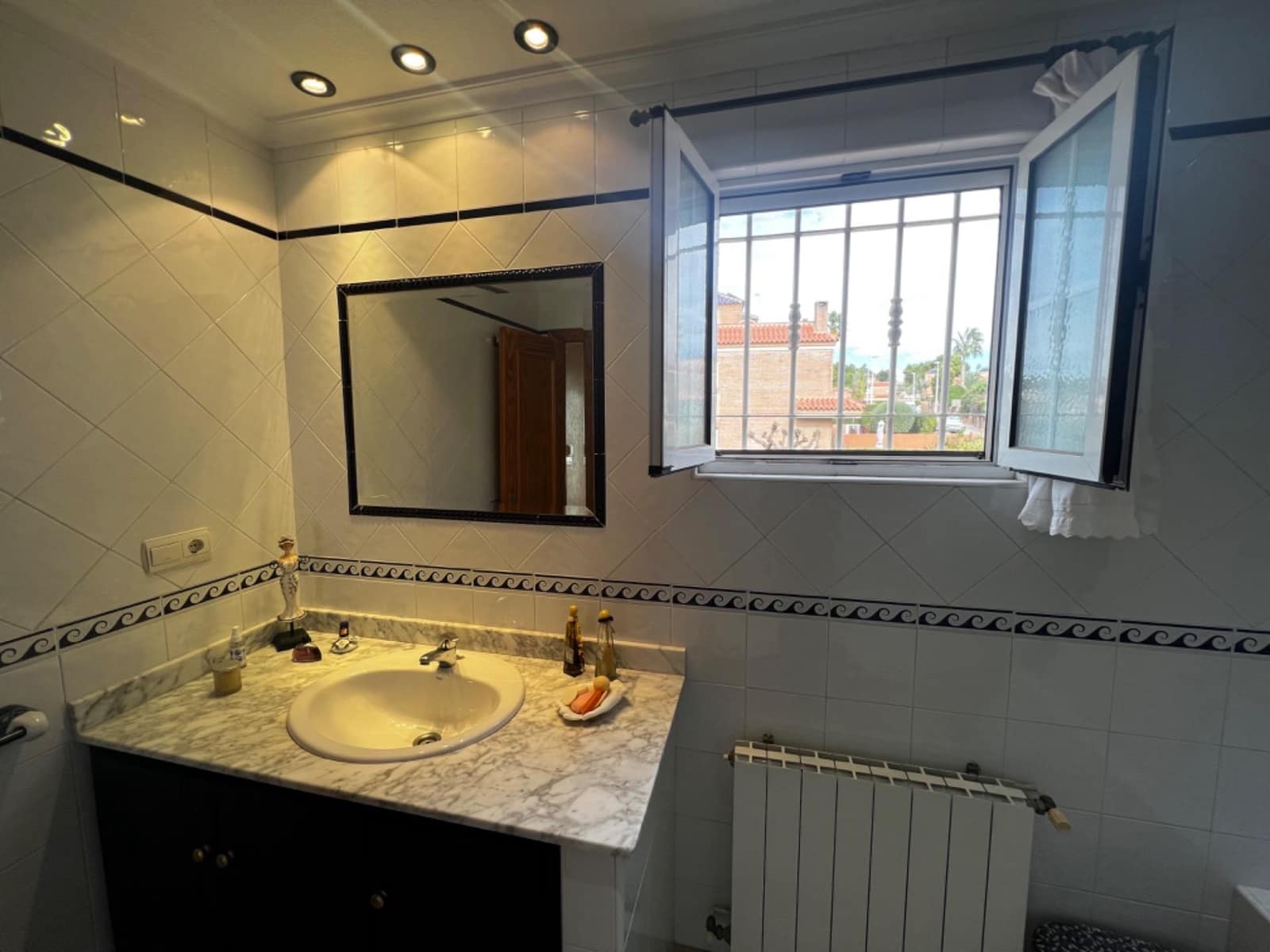 4 sypialnia Willa na sprzedaż w Elche / Elx - 350 000 € (Ref: 8699870)