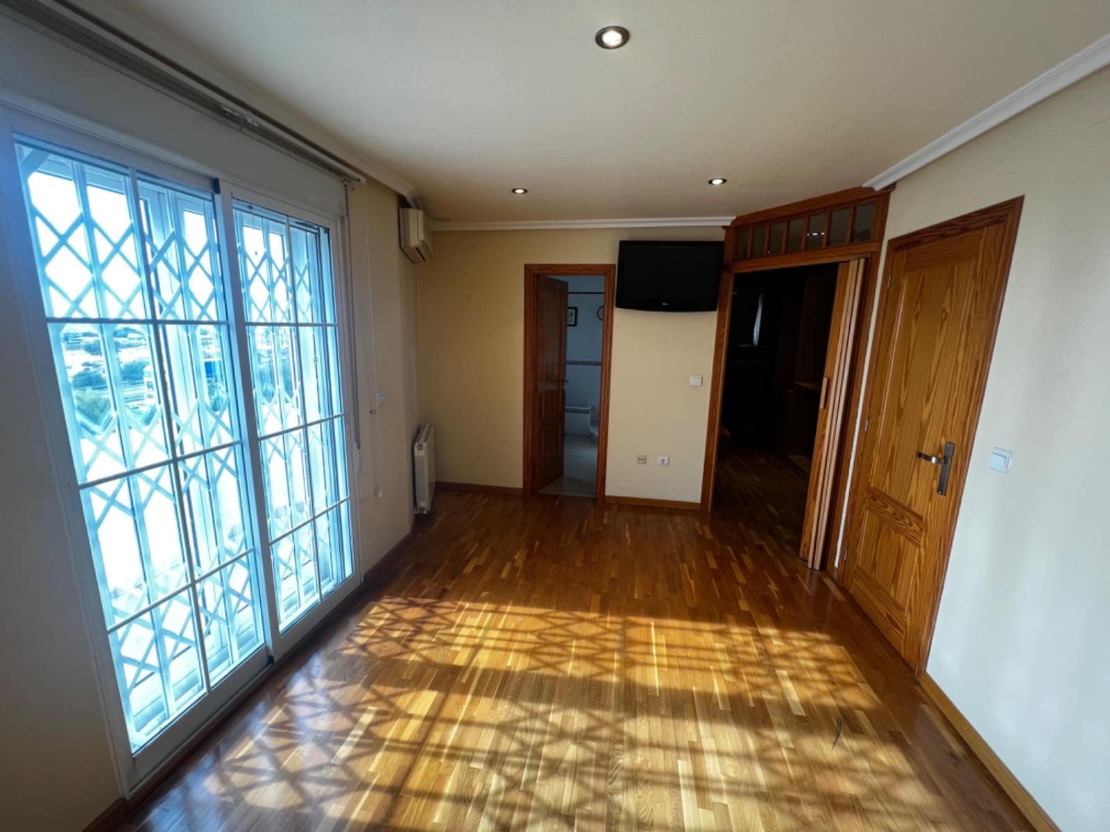 4 sypialnia Willa na sprzedaż w Elche / Elx - 350 000 € (Ref: 8699870)