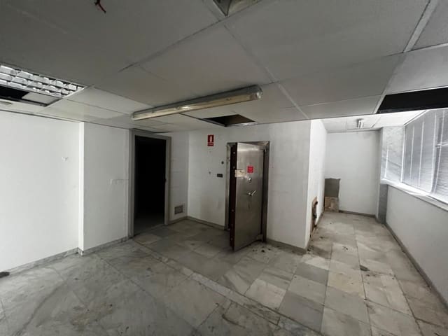 Local Commercial à louer à Elche / Elx - 3 000 € (Ref: 8699887)