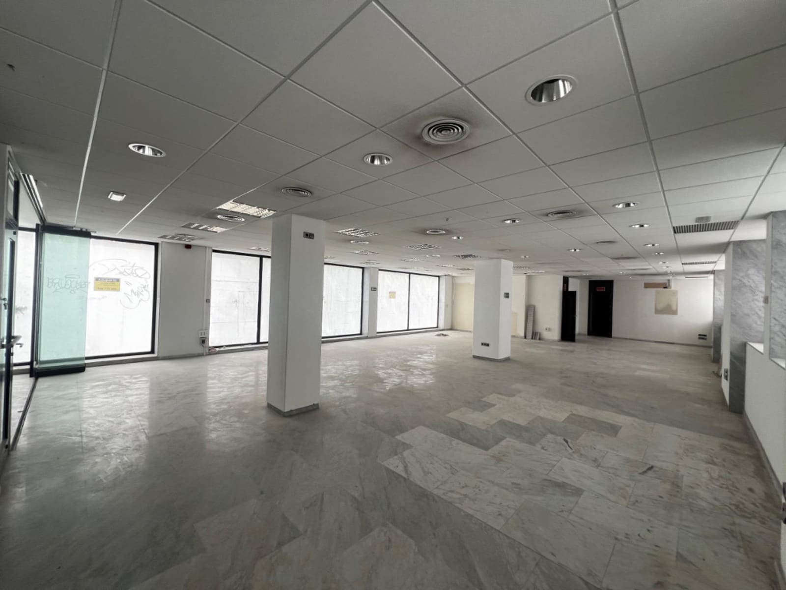 Gewerbe zu vermieten in Elche / Elx - 3.000 € (Ref: 8699887)