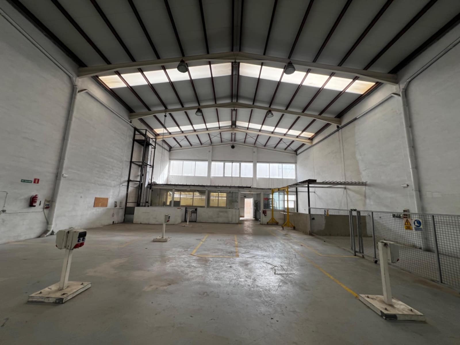 Virksomhed til leje i Torrellano med garage - € 6.000 (Ref: 8851957)