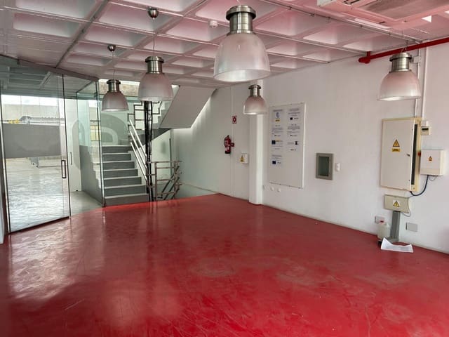 Virksomhed til leje i Torrellano, Elche / Elx med garage - € 6.000 (Ref: 8851957)