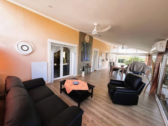 4 camera da letto Villa in vendita in Jacarilla con piscina garage - 559.900 € (Rif: 8854812)