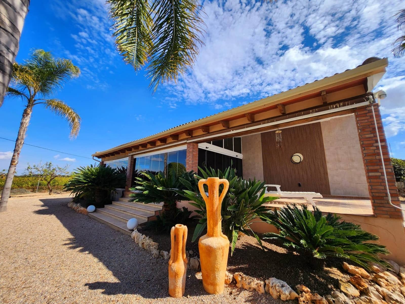 4 slaapkamer Villa te koop in Jacarilla met zwembad garage - € 559.900 (Ref: 8854812)