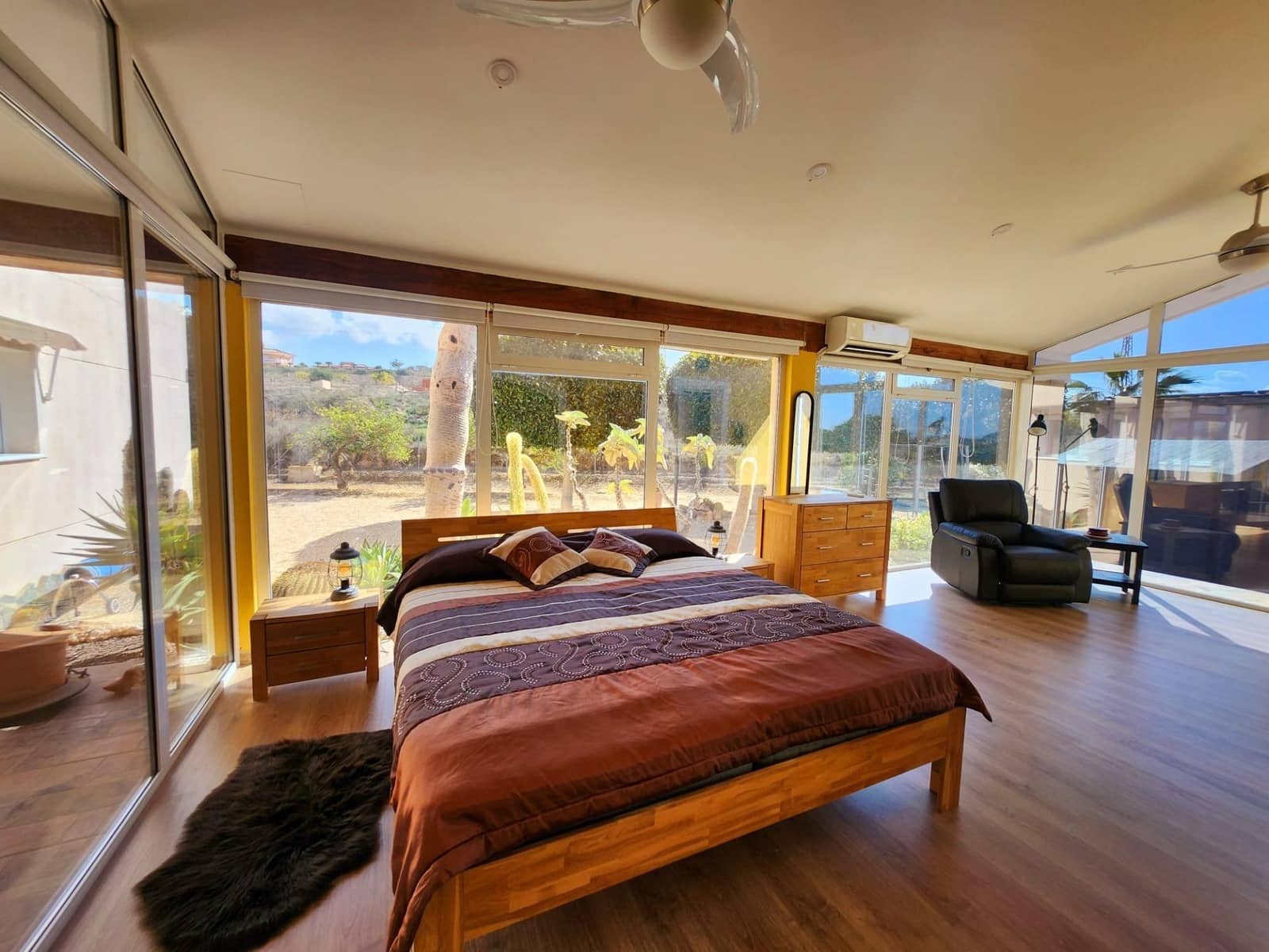 4 slaapkamer Villa te koop in Jacarilla met zwembad garage - € 559.900 (Ref: 8854812)