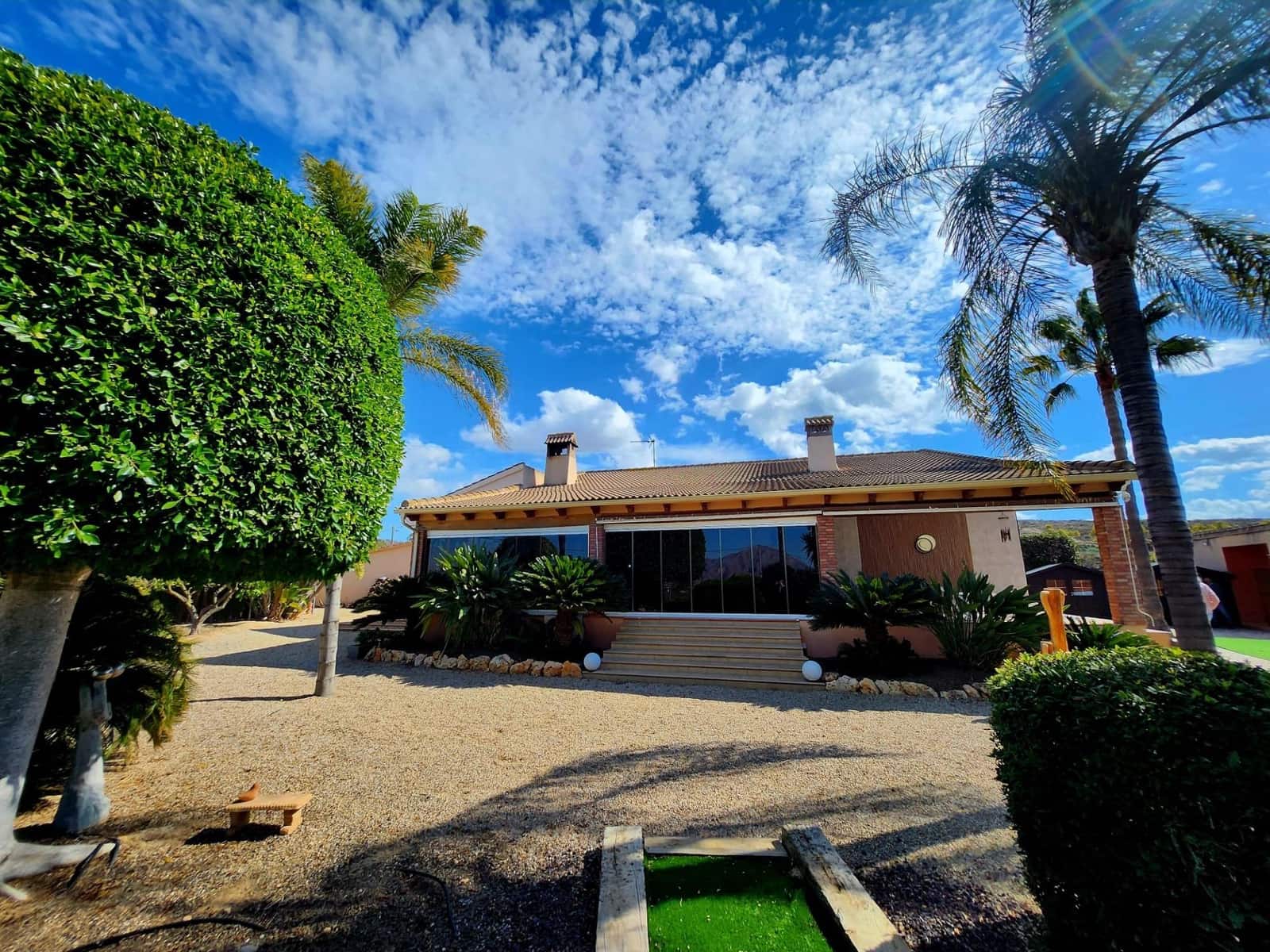 4 slaapkamer Villa te koop in Jacarilla met zwembad garage - € 559.900 (Ref: 8854812)