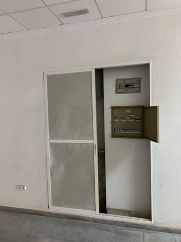 Commercial for sale in Elche / Elx - € 195,000 (Ref: 8857373)