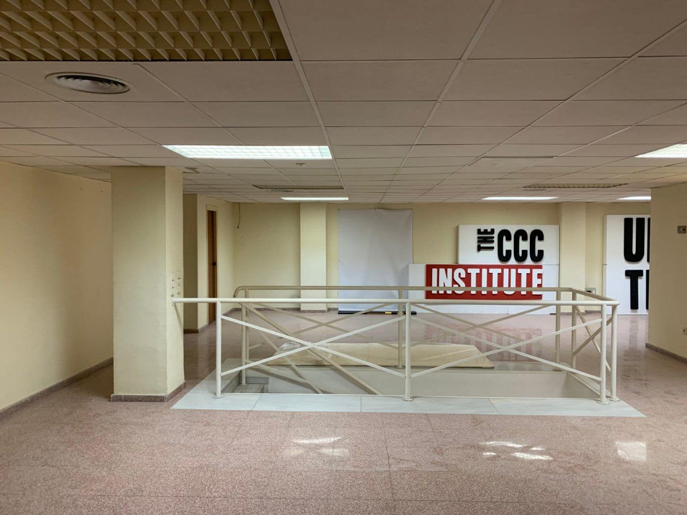 Erhverv til salg i Elche / Elx - € 195.000 (Ref: 8857373)