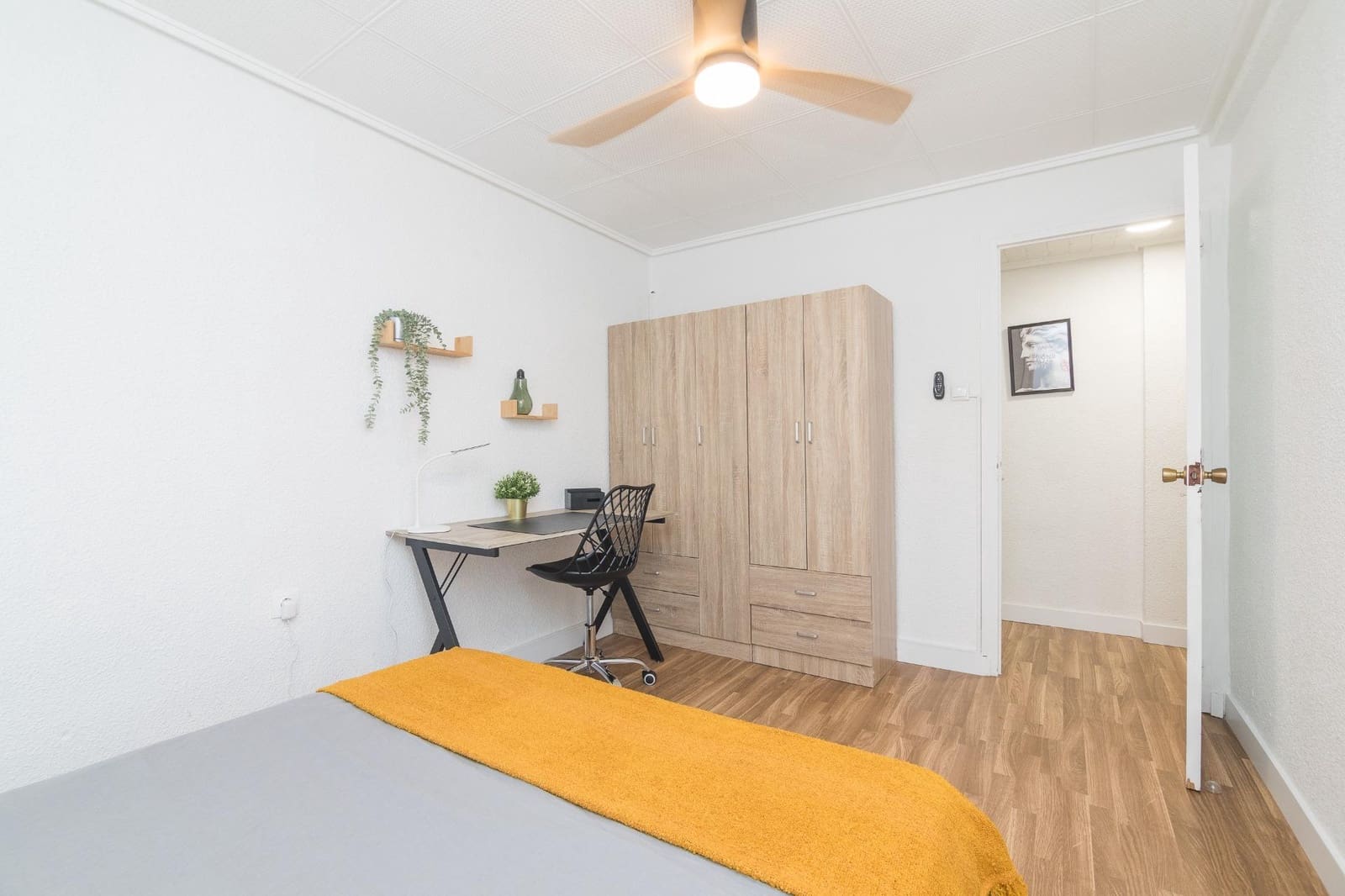 3 soveværelse Lejlighed til leje i Elche / Elx - € 900 (Ref: 8869793)