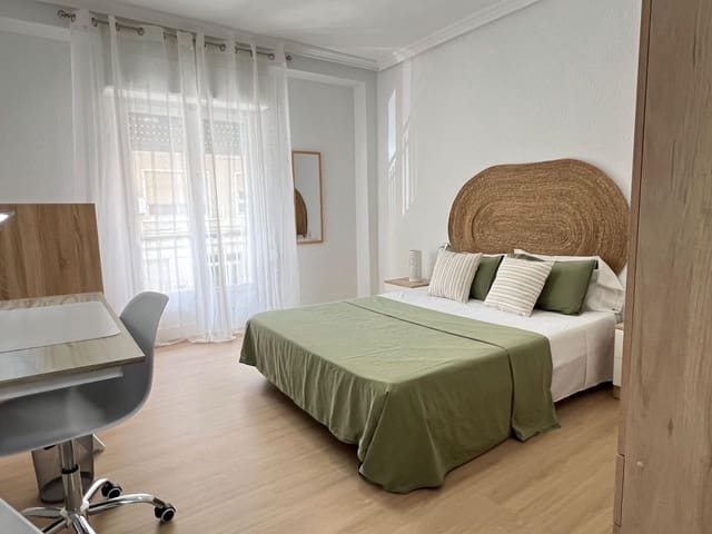 4 soveværelse Lejlighed til leje i El Pla de Sant Josep - L'Asil, Elche / Elx - € 1.200 (Ref: 8879846)