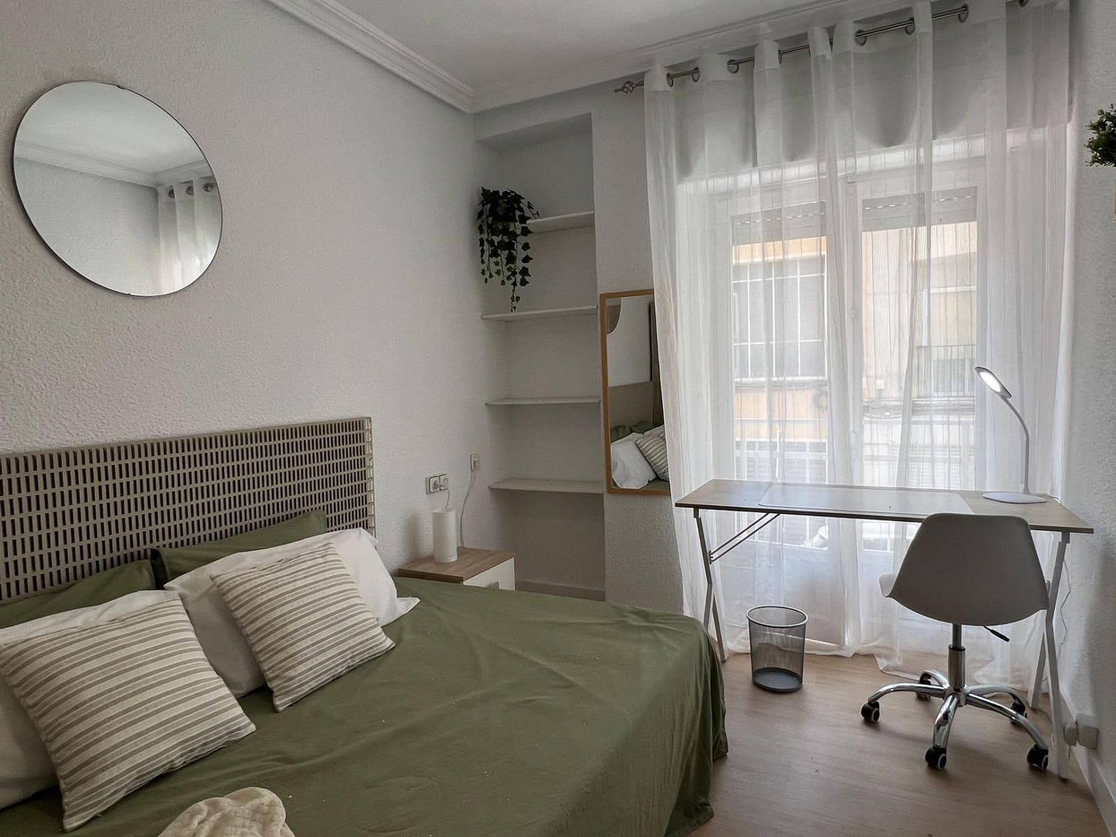 4 soveværelse Lejlighed til leje i Elche / Elx - € 1.200 (Ref: 8879846)