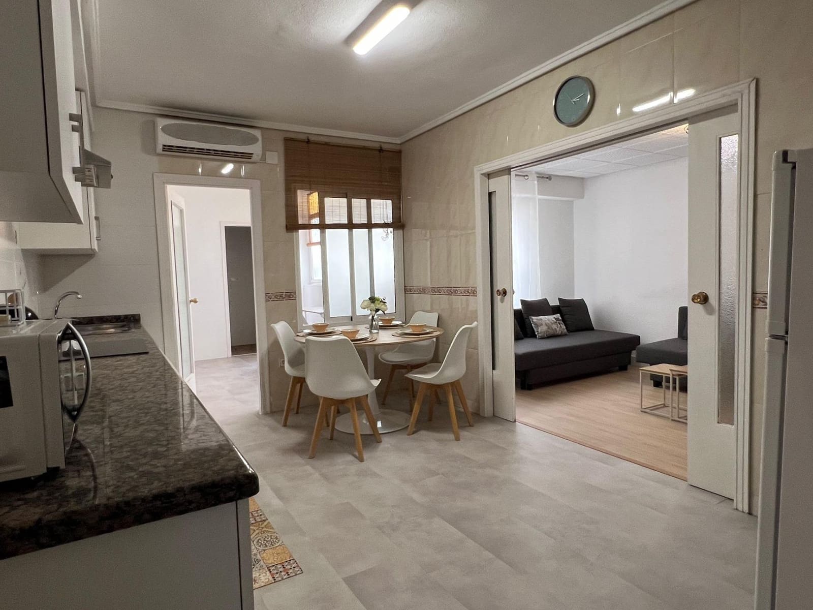 4 soveværelse Lejlighed til leje i Elche / Elx - € 1.200 (Ref: 8879846)