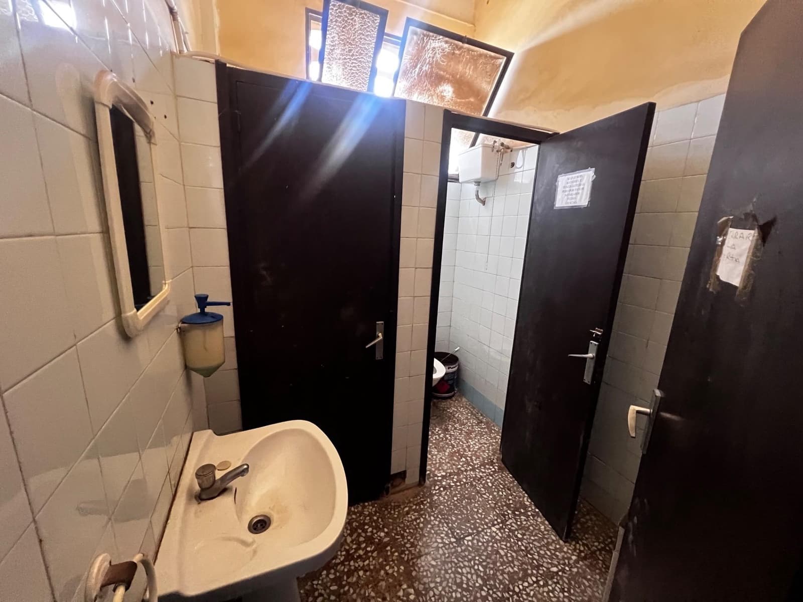 Yritys myytävänä paikassa Elche / Elx - 600 000 € (Ref: 8902223)