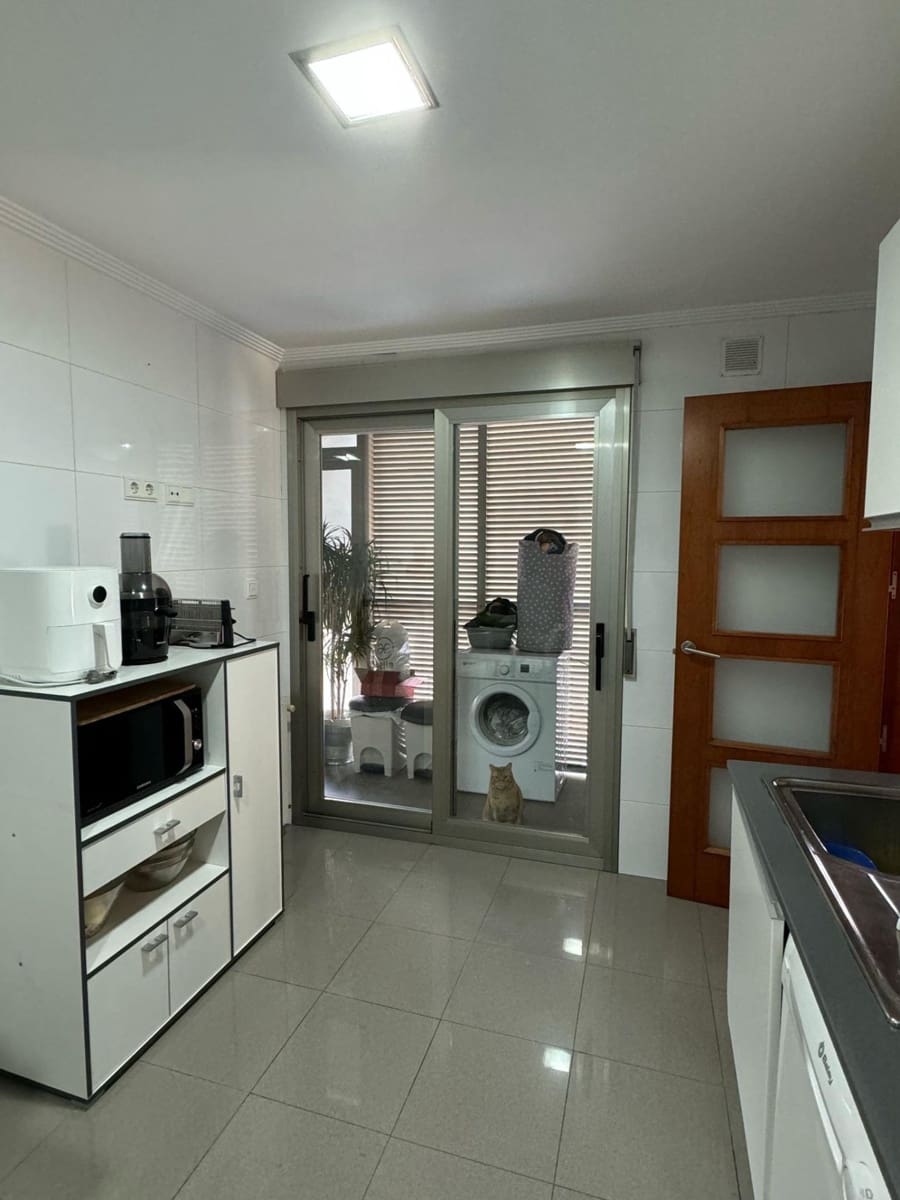 3 soveværelse Lejlighed til leje i Elche / Elx med swimmingpool garage - € 1.250 (Ref: 8923730)